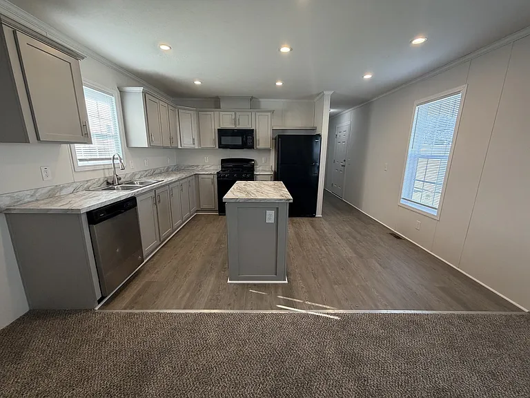 38000 Le Chateau Blvd #144 — Photo 2