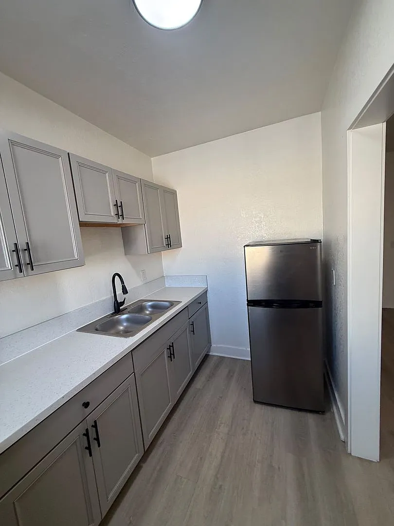 718 S. Alvarado St. — Photo 3