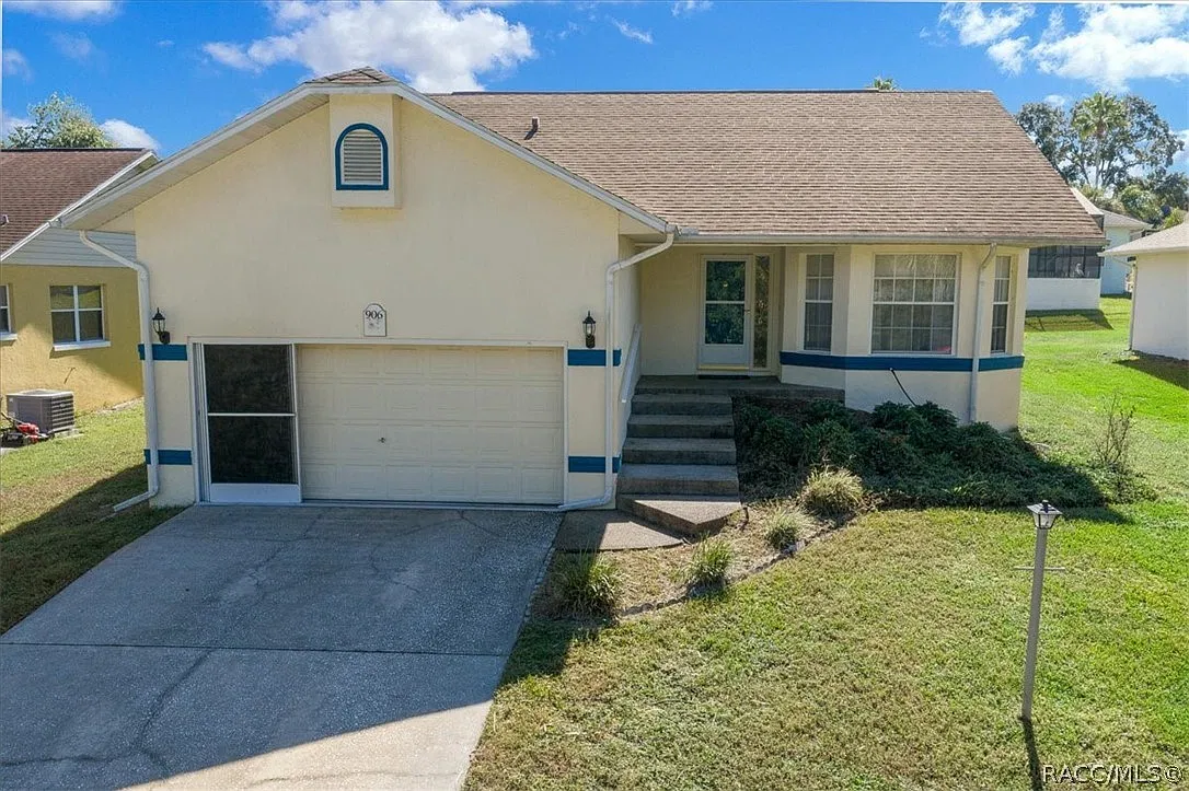 2 bed, 1405 sqft, $1,900 — Photo 2