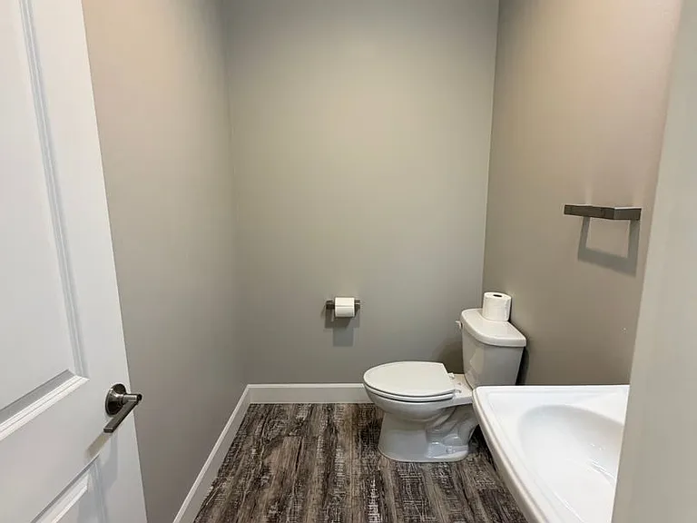1508 N Western Ave — Photo 6