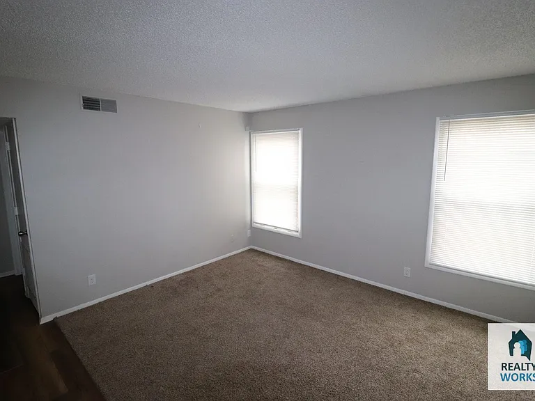 2252 W Street — Photo 2