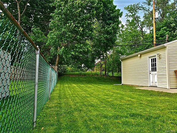 4th image of 20 Balbach Dr