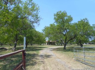 8503 Coughran Rd, Pleasanton, TX 78064