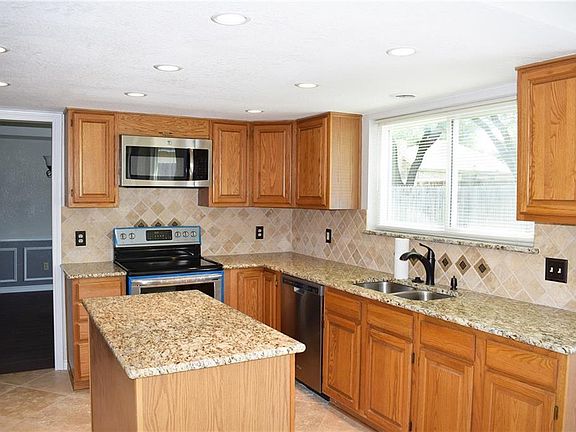 5th image of 4133 Heartstone Dr