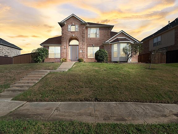 4th image of 3768 Menard Dr