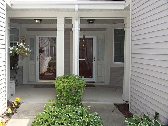 2nd image of 1441 N Waterbury Cir
