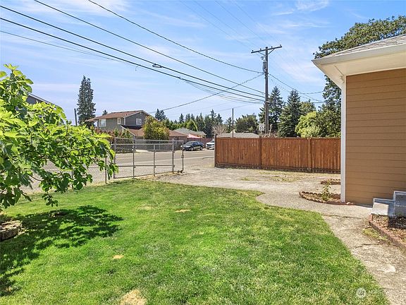 5th image of 1003 108th Street S