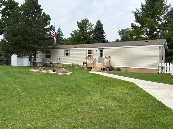 1455 Eldon Ct, Gladwin, MI 48624