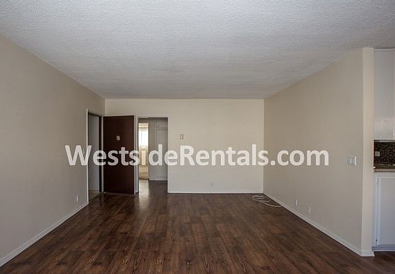 4th image of 617 N Sweetzer Ave APT 6