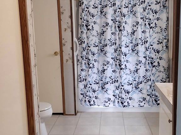 5th image of 135 Bluebird Ln