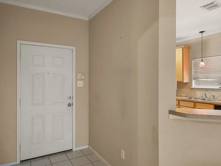 5817 Quicksilver Dr — Photo 4