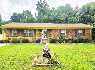 2902 Moser Rd, Greensboro, NC 27406