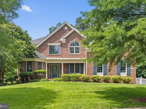 20195 Kiawah Island Dr, Ashburn, VA 20147