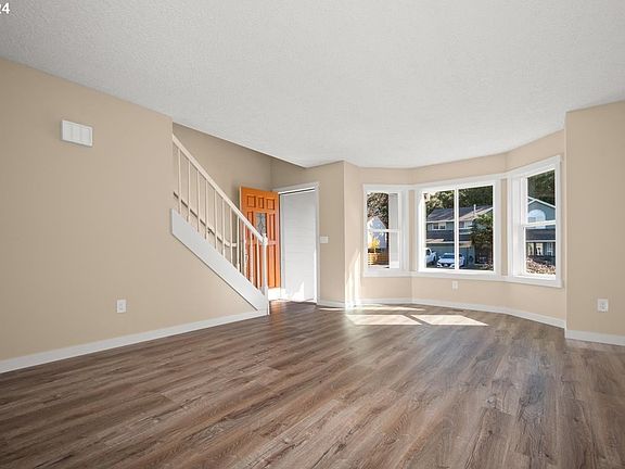 4th image of 3512 NE 159th Ave
