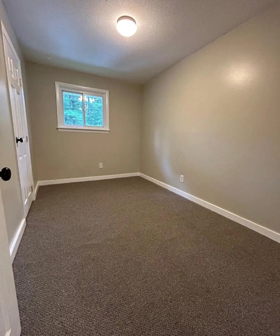 6 Reynwood Ln — Photo 4
