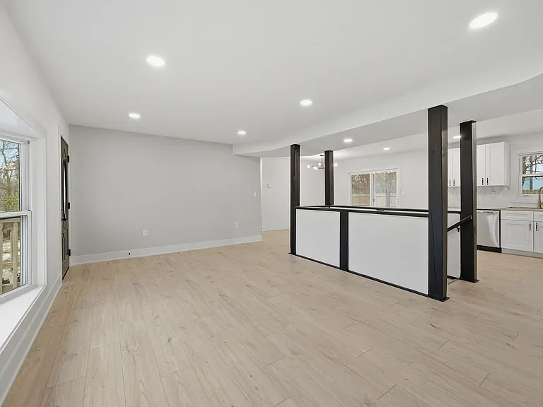 149 Washington St — Photo 17