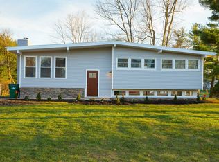 22 Stringham Rd, Poughkeepsie, NY 12603