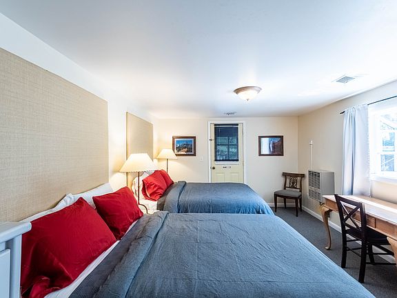 5th image of 18 S Lincoln Ave #1