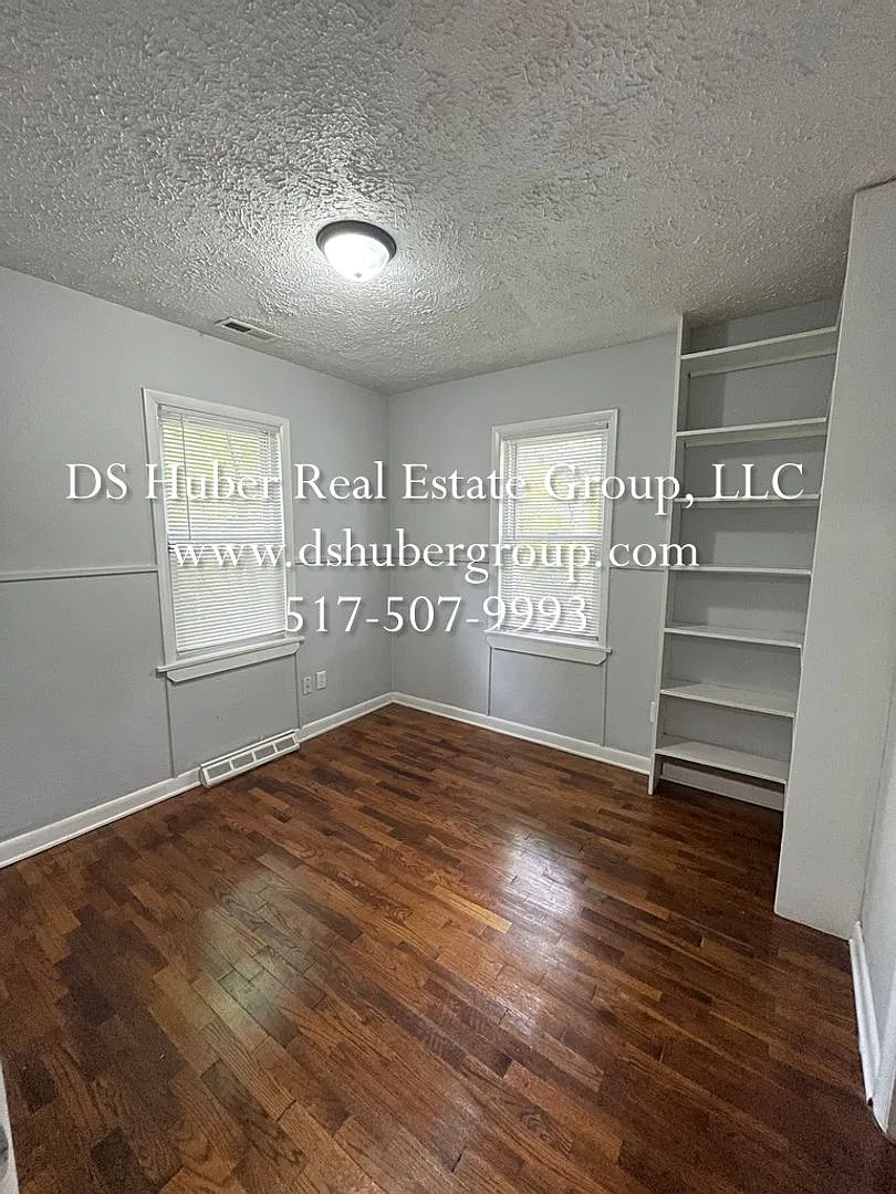 2918 Risdale Lansing, MI 48911 — Photo 4