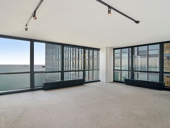 3rd image of 910 N Lake Shore Dr APT 1415