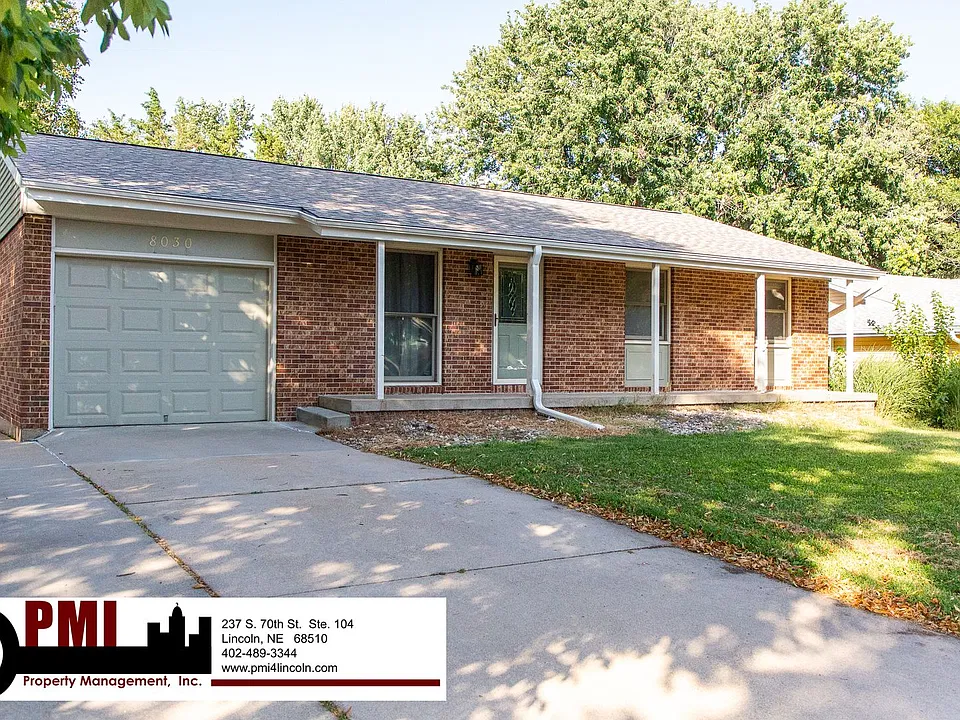 8030 N Hazelwood Dr