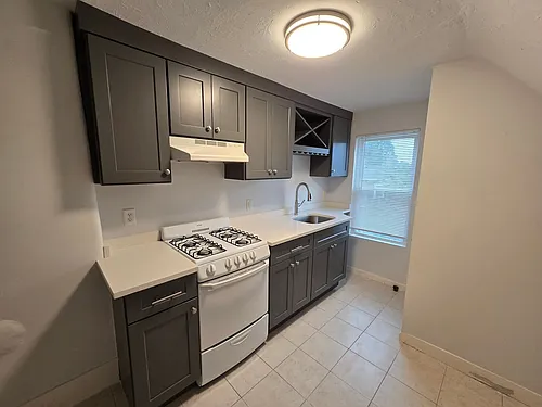362-364 East St #301 Photo 1
