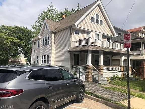 2nd image of 1370 Saint Charles Ave