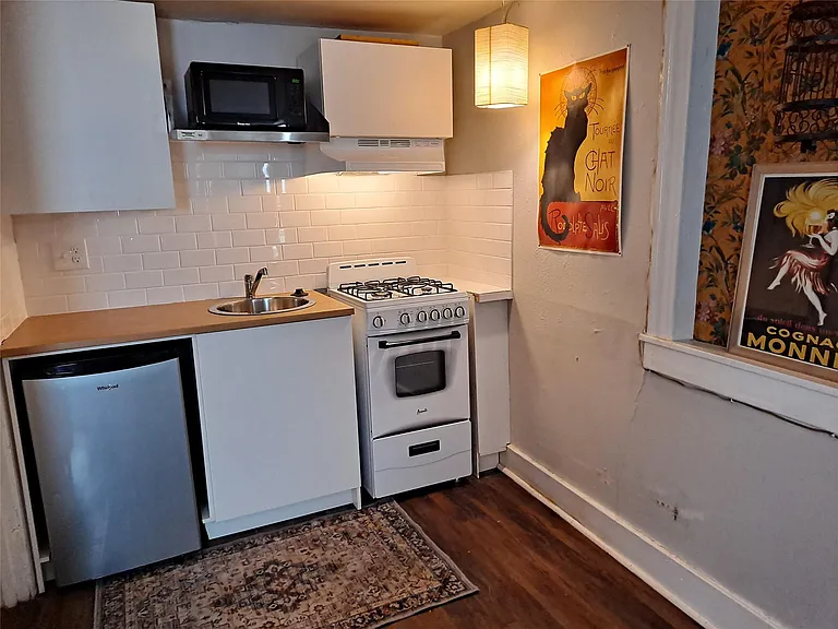 1906 San Gabriel St #8 — Photo 4