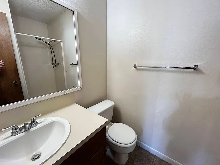 215 Bridle Dr — Photo 12