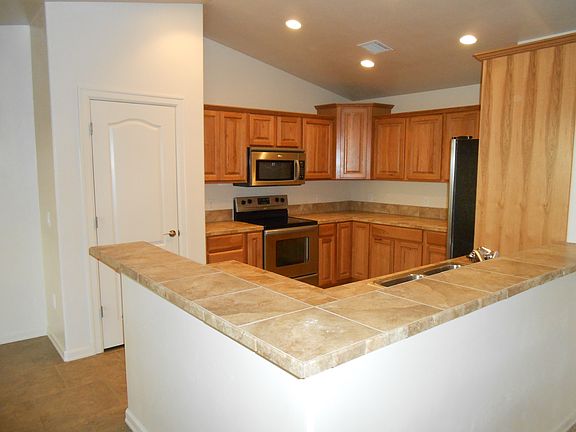 2nd image of 403 Chert Dr