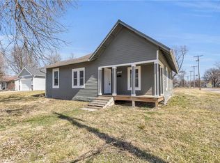 1047 S Locust St, Ottawa, KS 66067