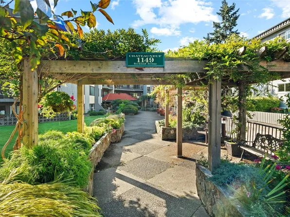 1149 Rockland Ave #108, Victoria, BC V8V 4T5