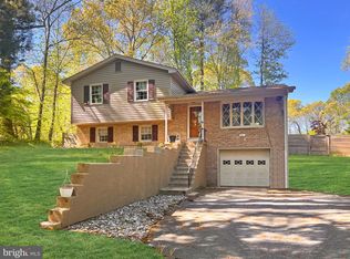 5827 Long Beach Dr, Saint Leonard, MD 20685