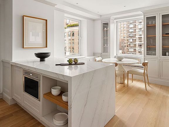 5th image of 60 E 88th St
