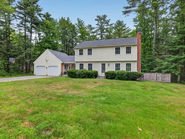 7 Longwood Drive, Kennebunk, ME 04043
