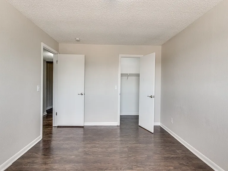 817 SW 23rd St #6 — Photo 34