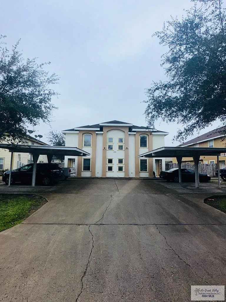 2 bed, 2.5 bath, 1100 sqft, $1,000 — Photo 1