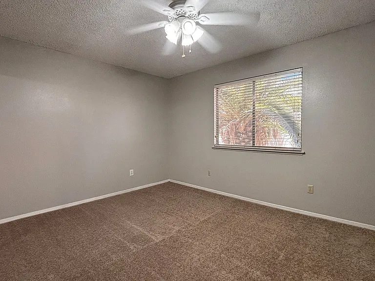 5080 Spencer St #D — Photo 14