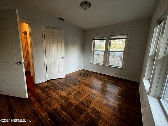 2nd image of 532 W 24TH Street