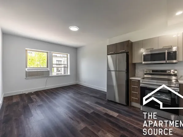 1553 W Olive Ave #411, Chicago, IL 60660