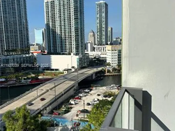 68 SE 6th St #1008, Miami, FL 33130