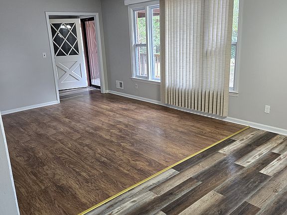 Living room/ Dining room