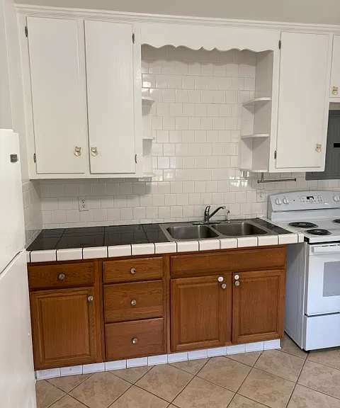 12332 Mason Ave — Photo 3