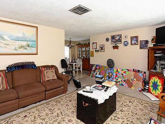 4th image of 3555 Fairview Dr