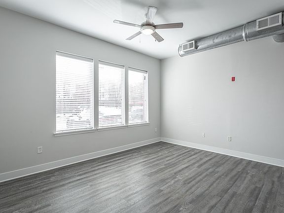 4th image of 1606 Williams St APT 113