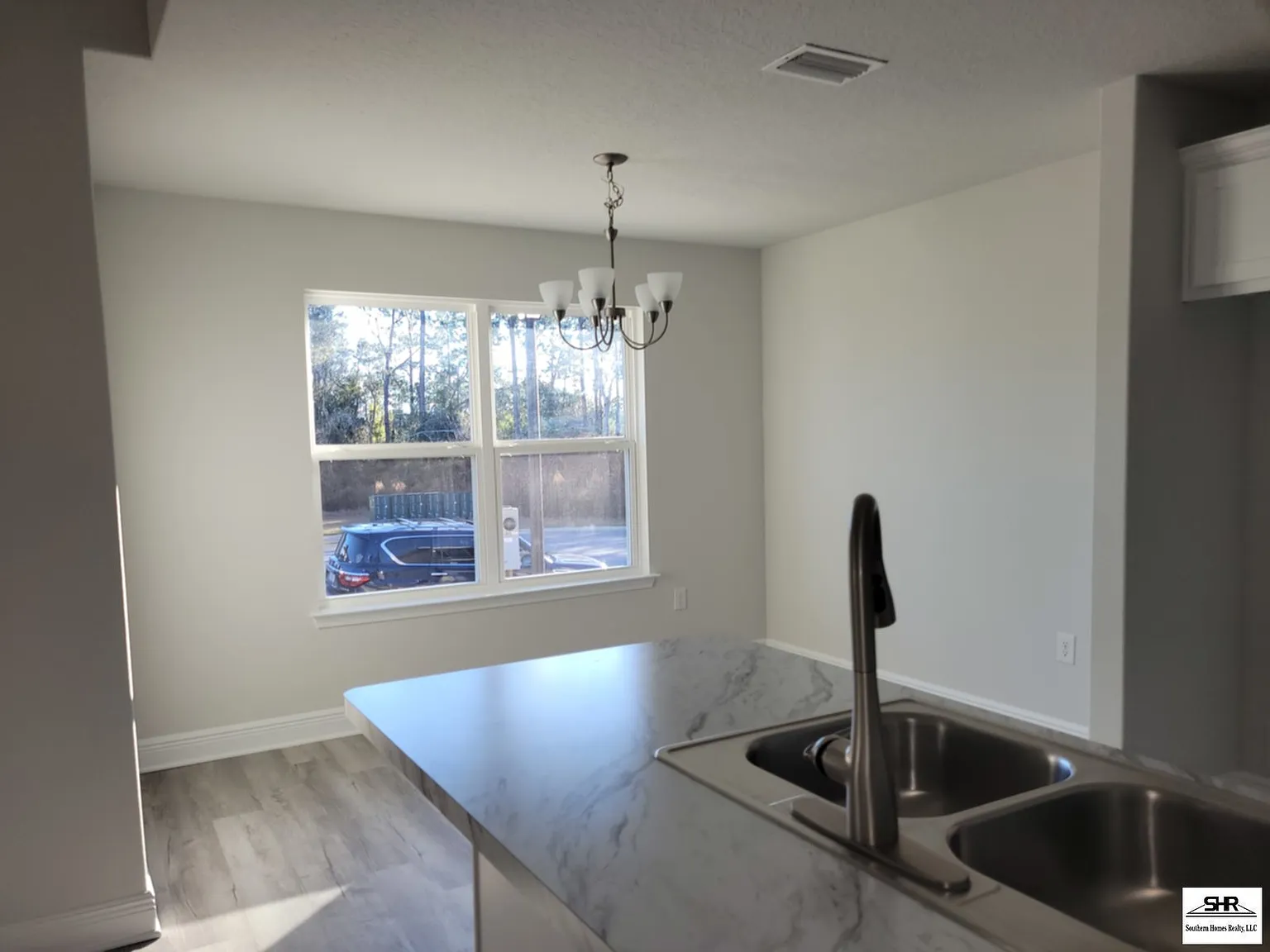 3 bed, 3.0 bath, 1766 sqft, $2,100 — Photo 3