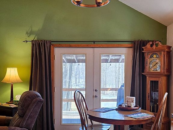 4th image of 297 Bear Rd