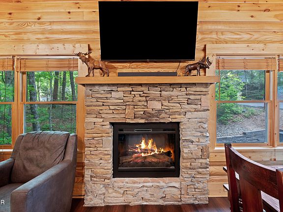 4th image of 503 Deer Path Ln
