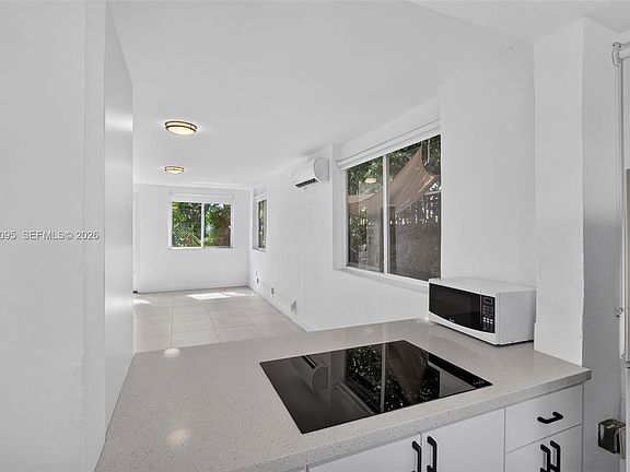 4th image of 1055 SW 12th St #1