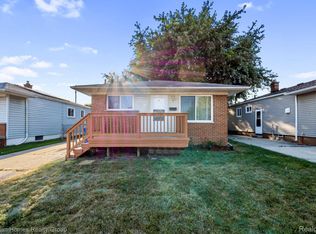 27225 Townsend Ave, Warren, MI 48092